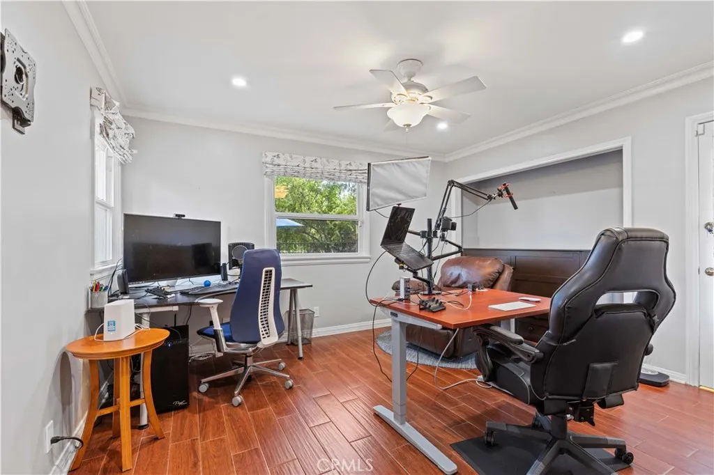 13405 Tiara Street, Valley Glen, California 91401 home-pic-31